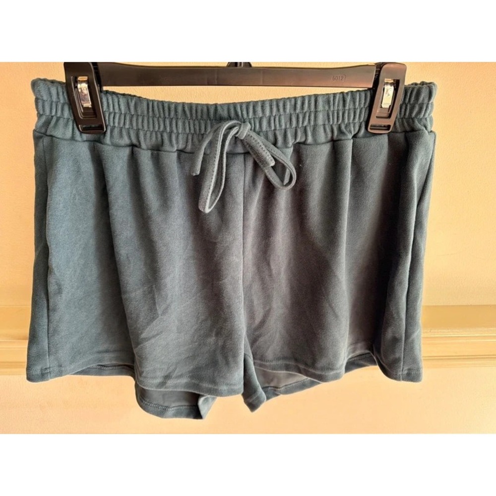 Women's Velour Shorts Medium